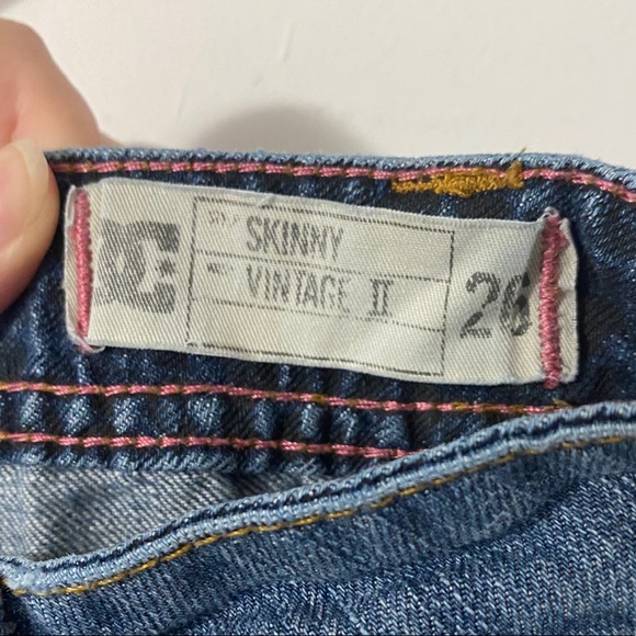 DC Skinny Medium Wash Jeans | Vintage II | Size 26 - Picture 5 of 8